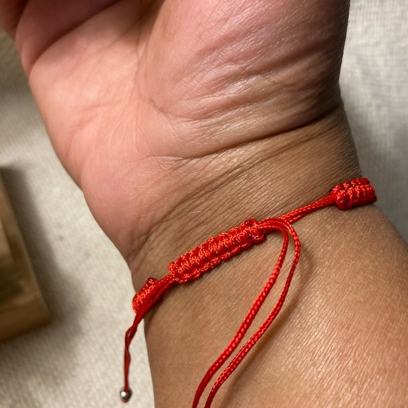 Set of three red braided bracelets - Picture 8 of 8